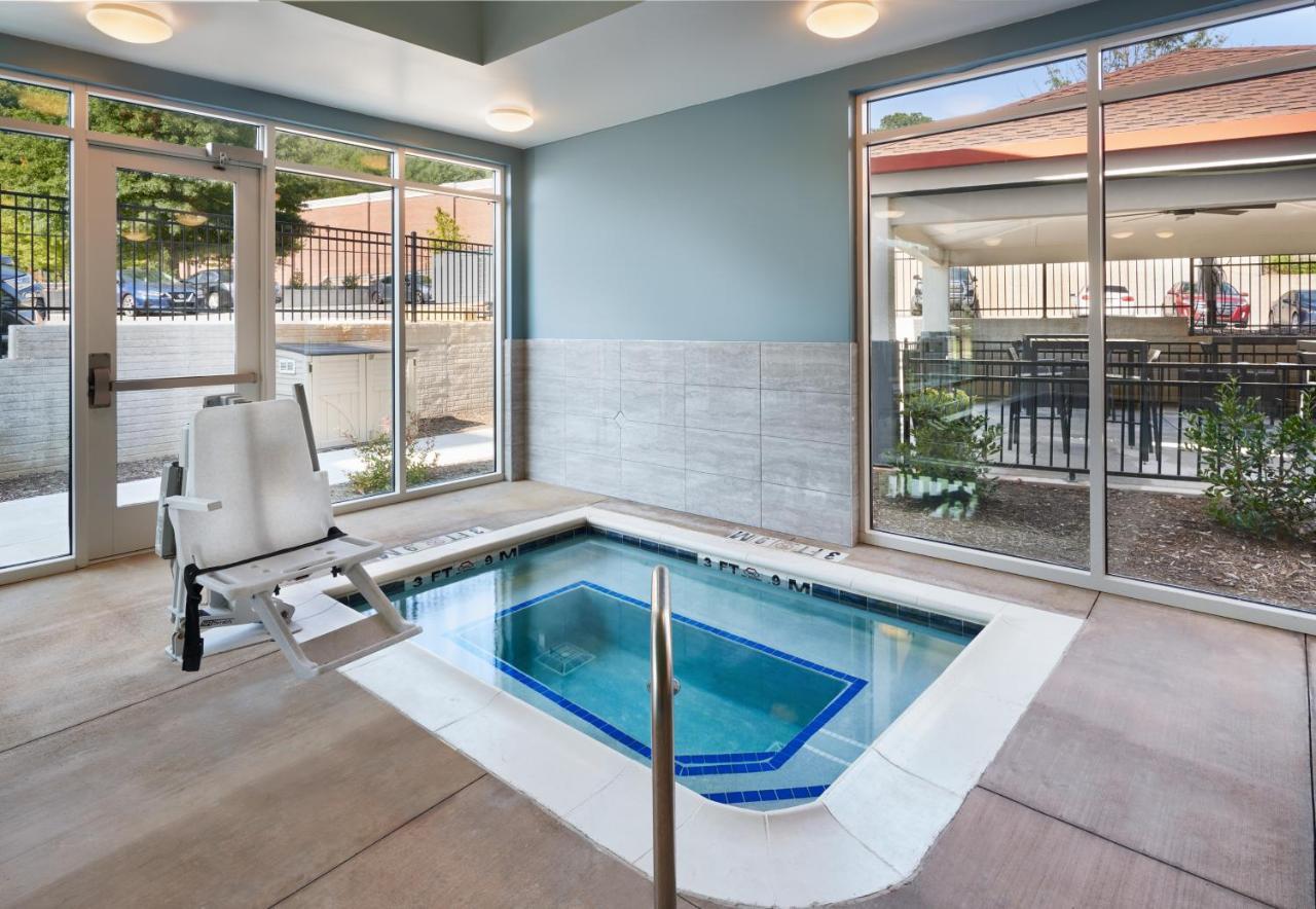 Candlewood Suites - Asheville Downtown By Ihg מראה חיצוני תמונה